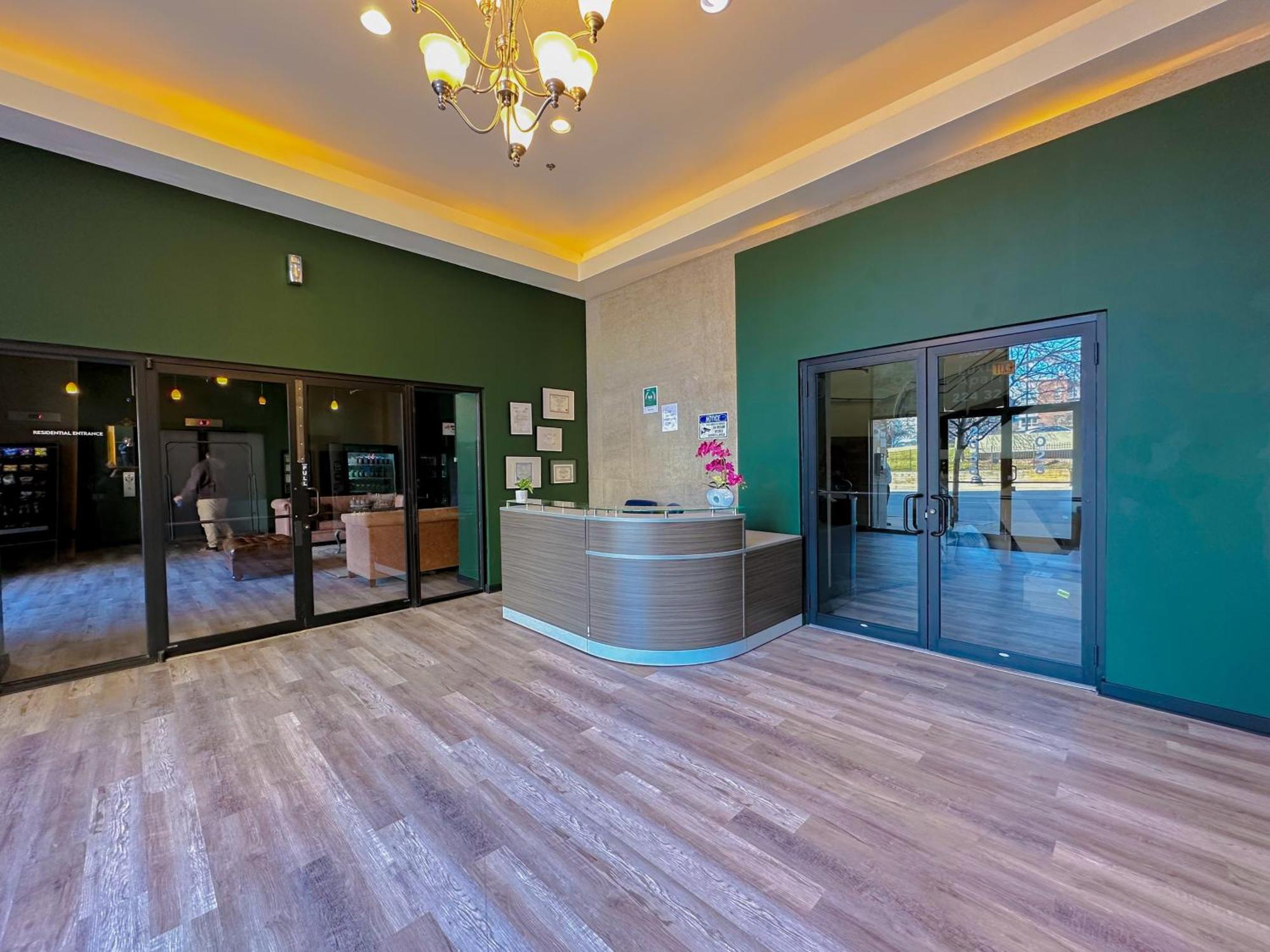 Bright 2Br Luxury Corner Suite With Optional Parking Sleeps 6 Guests Near Mccormick Place And Soldier Field Chicago Exteriér fotografie