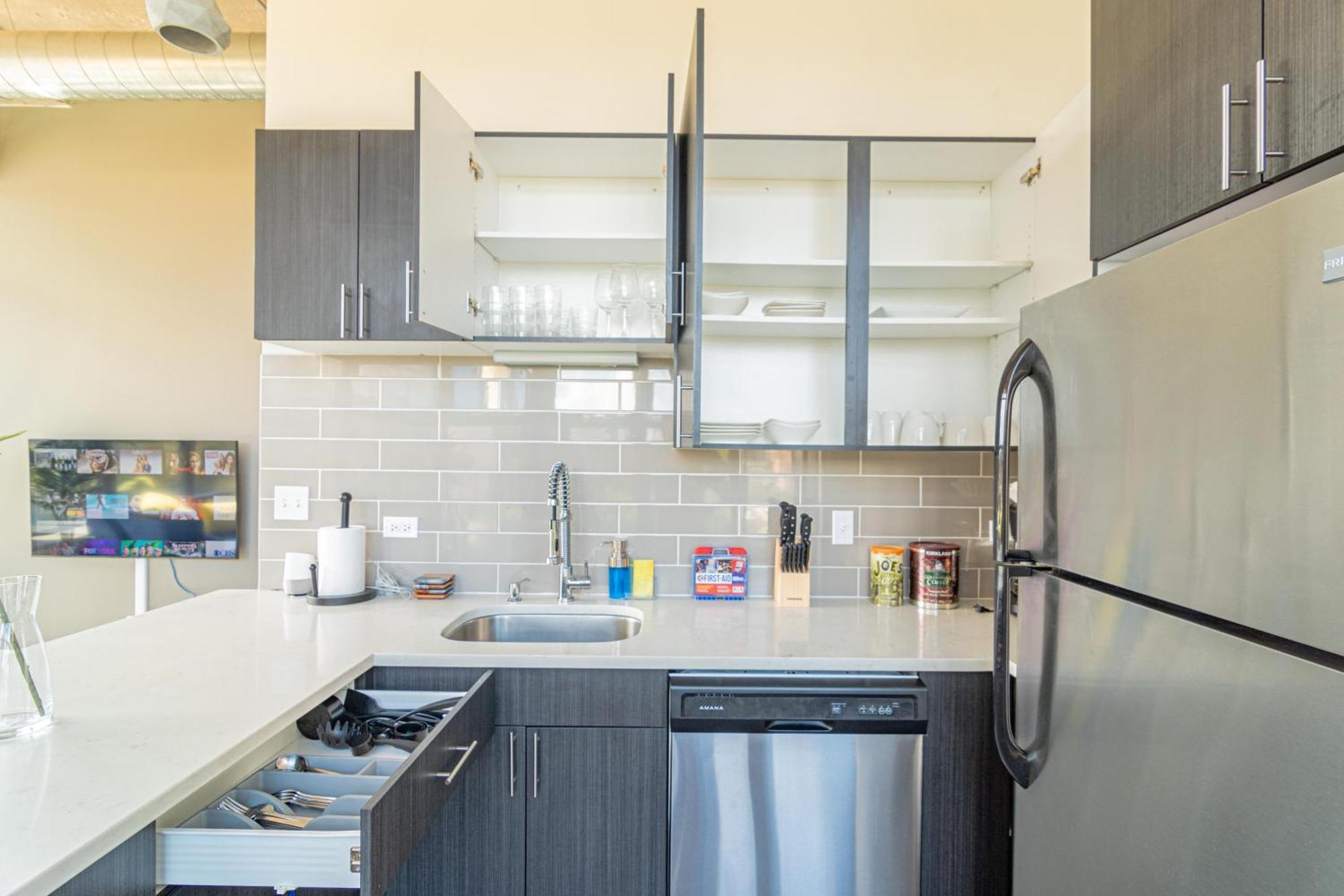 Bright 2Br Luxury Corner Suite With Optional Parking Sleeps 6 Guests Near Mccormick Place And Soldier Field Chicago Exteriér fotografie
