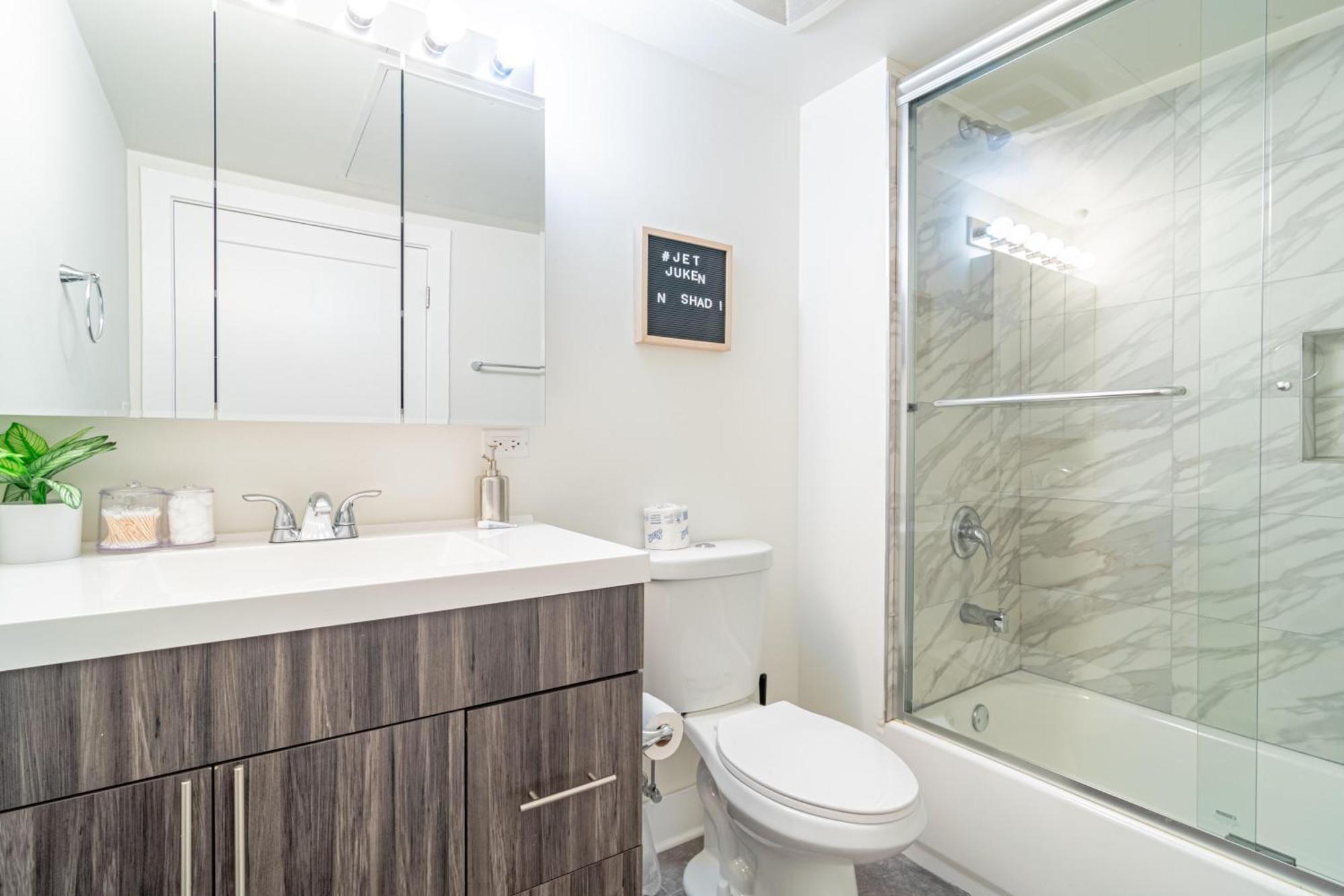 Bright 2Br Luxury Corner Suite With Optional Parking Sleeps 6 Guests Near Mccormick Place And Soldier Field Chicago Exteriér fotografie