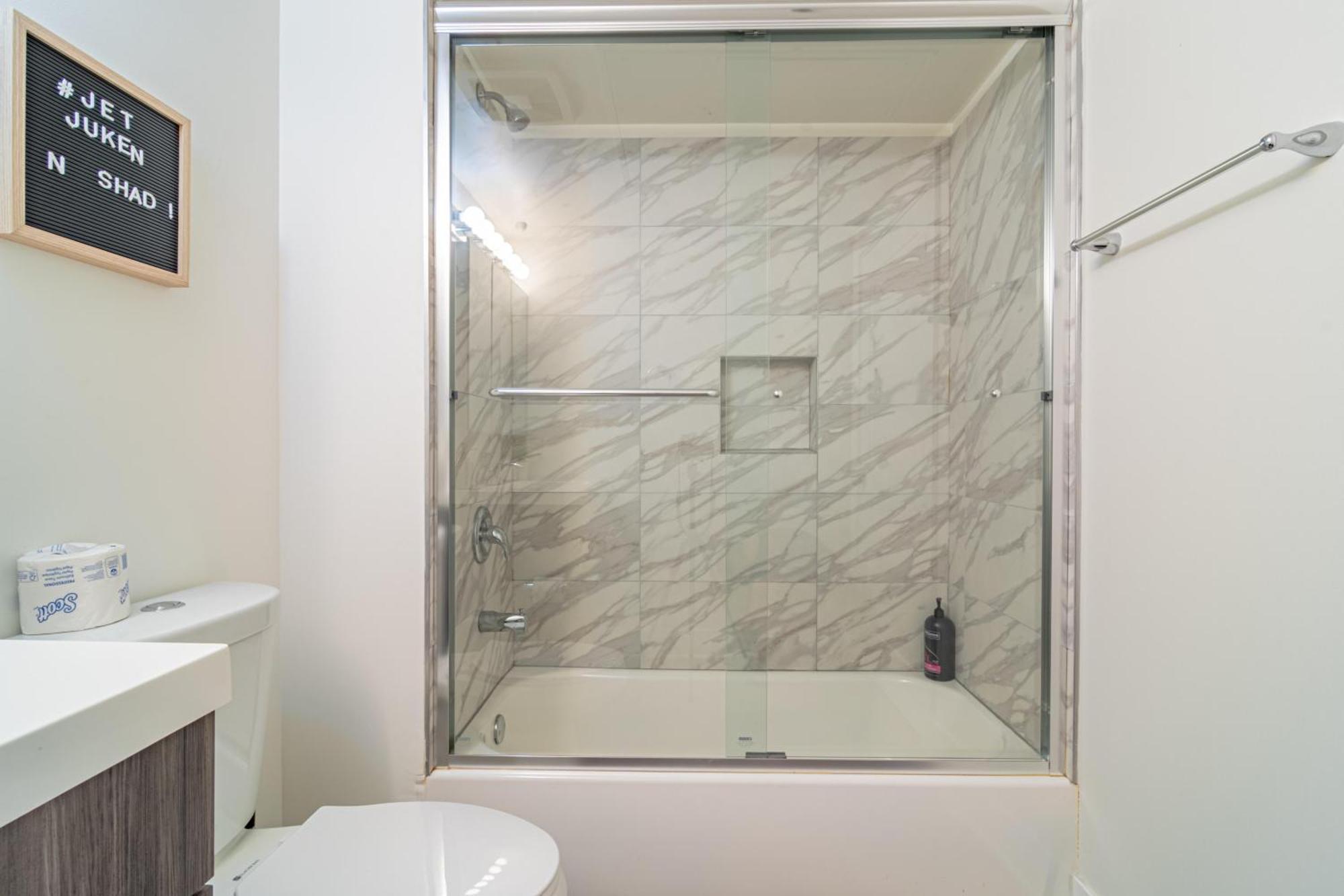 Bright 2Br Luxury Corner Suite With Optional Parking Sleeps 6 Guests Near Mccormick Place And Soldier Field Chicago Exteriér fotografie