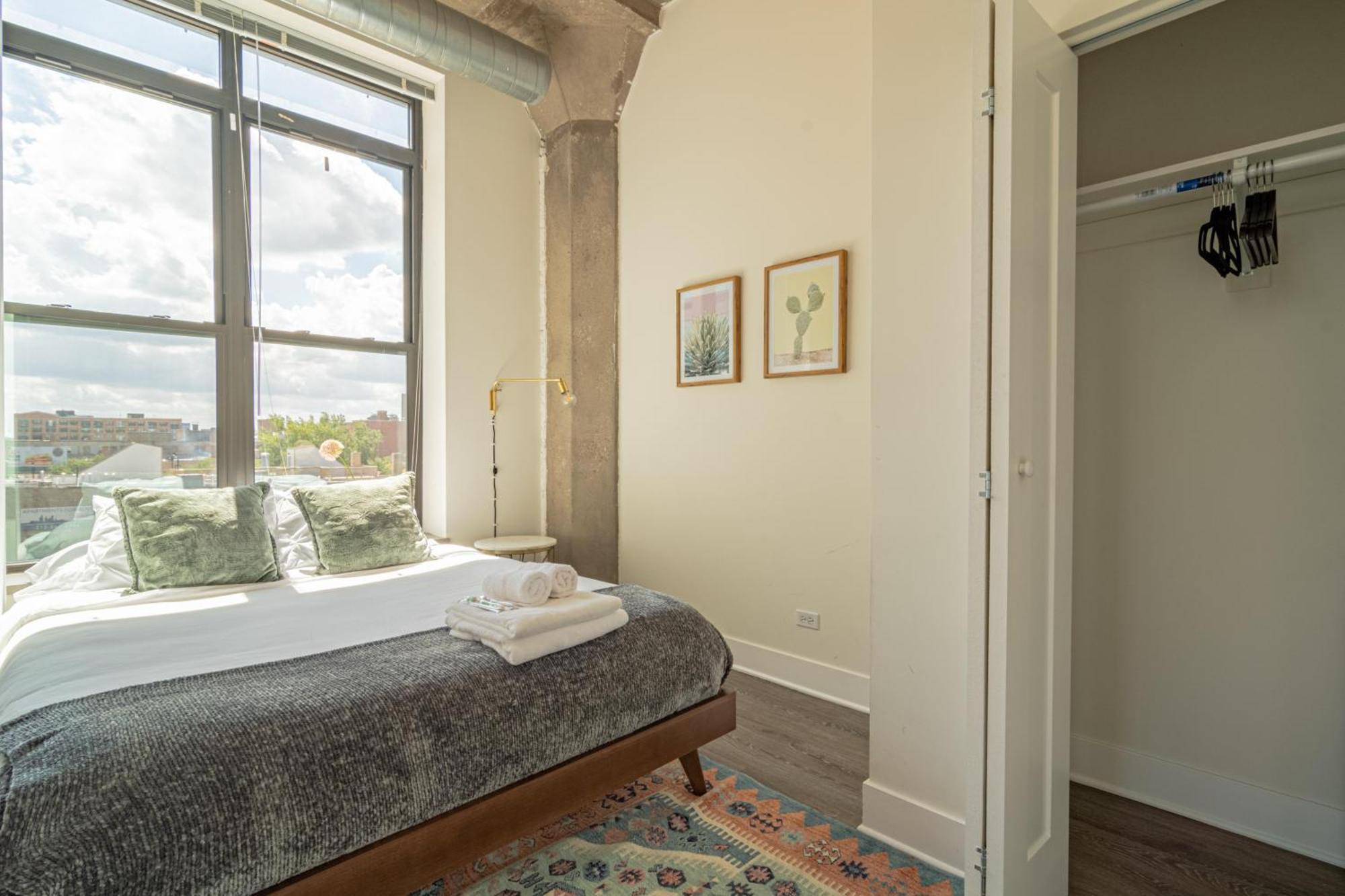 Bright 2Br Luxury Corner Suite With Optional Parking Sleeps 6 Guests Near Mccormick Place And Soldier Field Chicago Exteriér fotografie