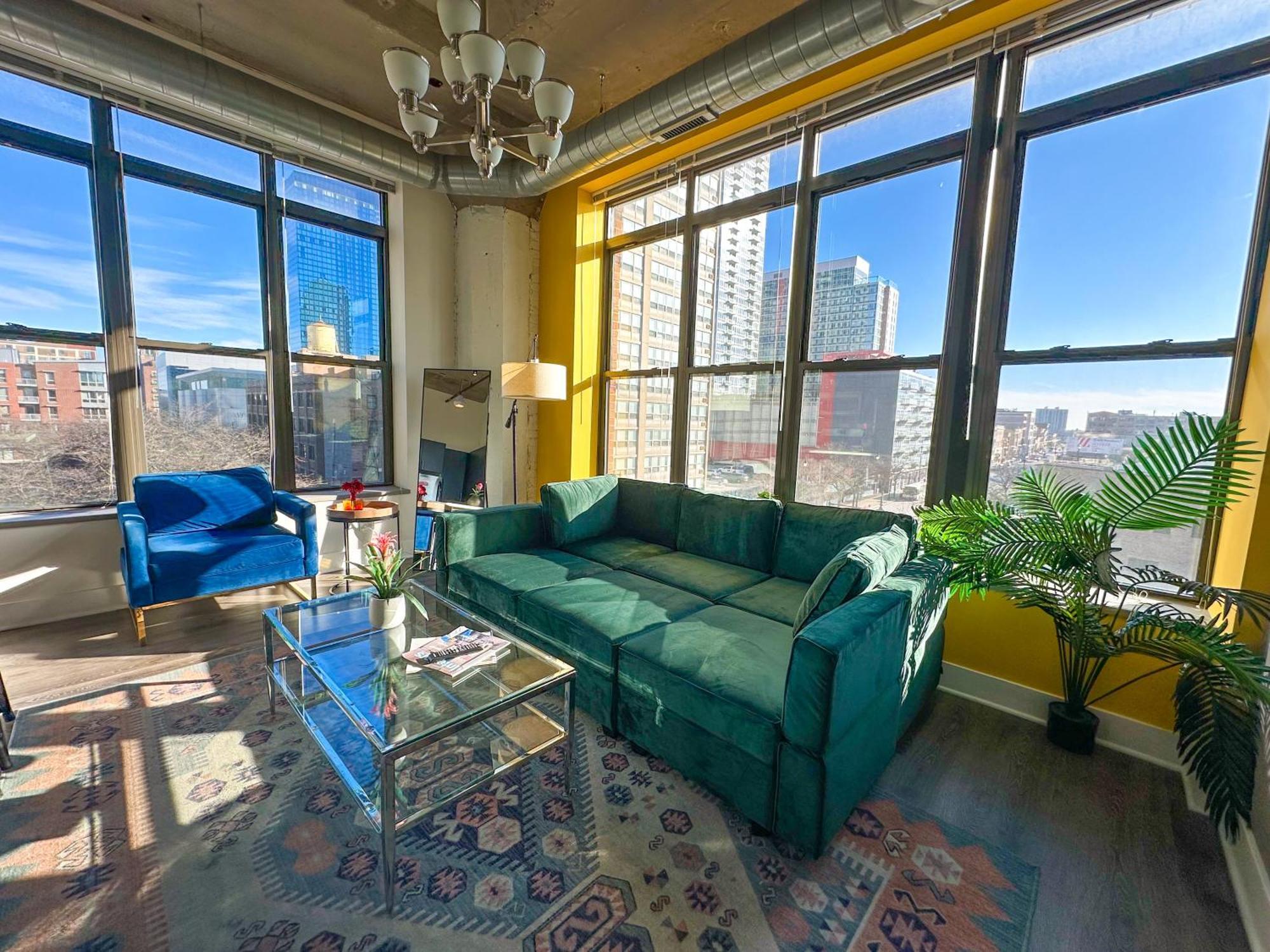 Bright 2Br Luxury Corner Suite With Optional Parking Sleeps 6 Guests Near Mccormick Place And Soldier Field Chicago Exteriér fotografie